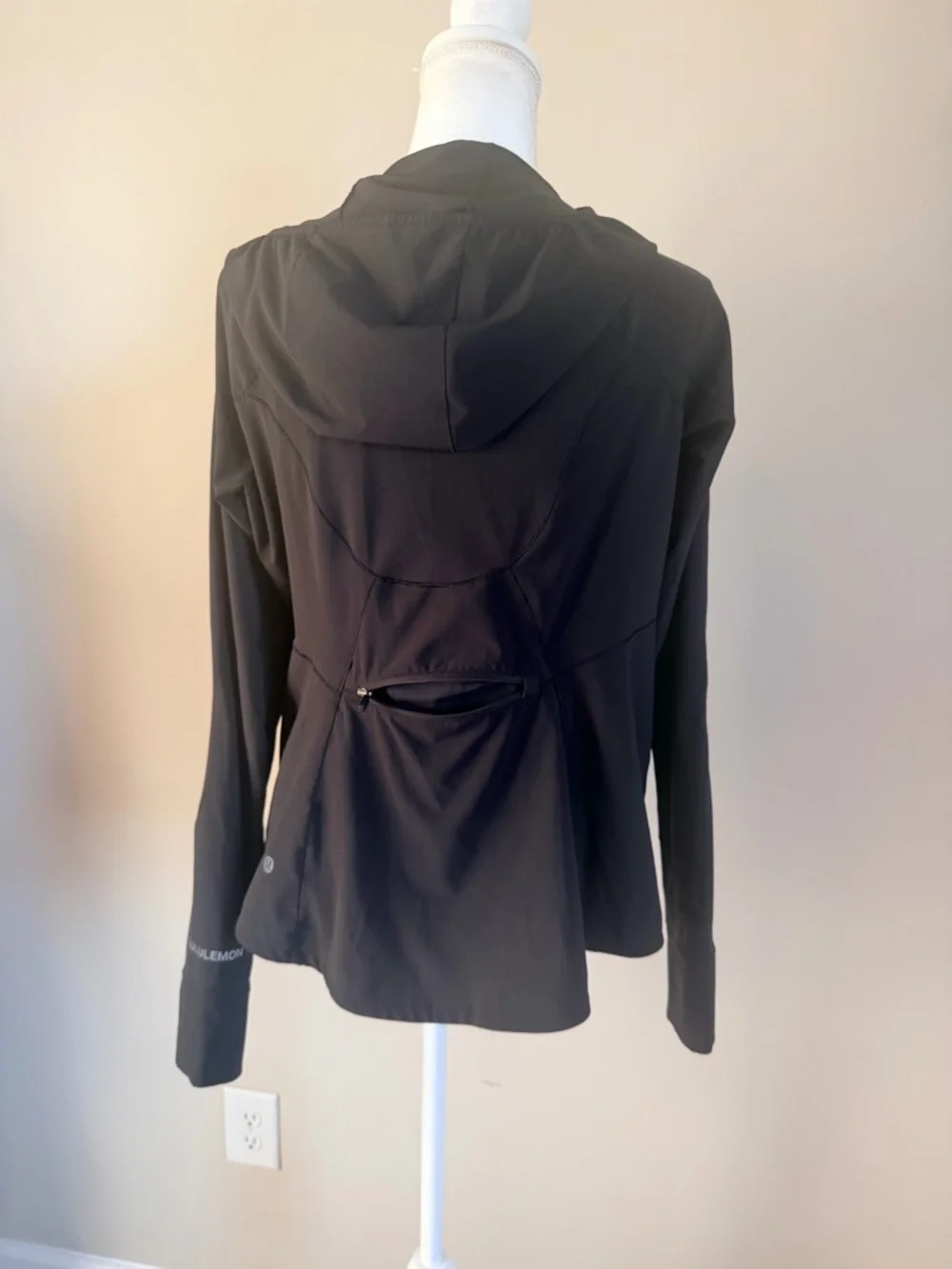 Lululemon stretchy Mist hooded Windbreaker Black water repellent size 6 women's - Picture 7 of 15